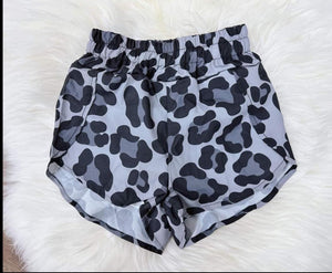 SS0385 black leopard adult women shorts