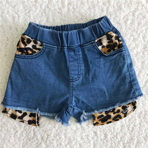 Leopard print pocket jean shorts